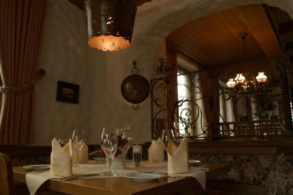 Hotel Restaurant Baeren Фройденштадт Экстерьер фото